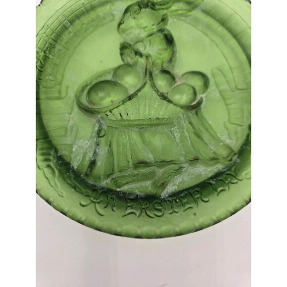 Antique EAPG Green Glass Plate Or Dish "An Easter Lay" Rabbit Eggs Basket 6 Inch - Picture 3 of 5